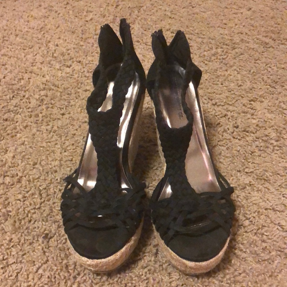 Black Wedges